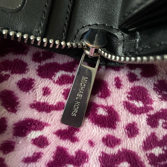 MICHAEL KORS WALLET,Michael Kors Black Pebbled Leather Wallet - Picture 12 of 15